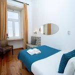 Large 3-bedroom 2 Bathroom Apartment, Multiple Bathrooms, Prime Location Апартаменти *