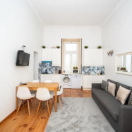 Large 3-bedroom 4 Double Bed 2 Bathroom Apartment, Prime Location Apartamento