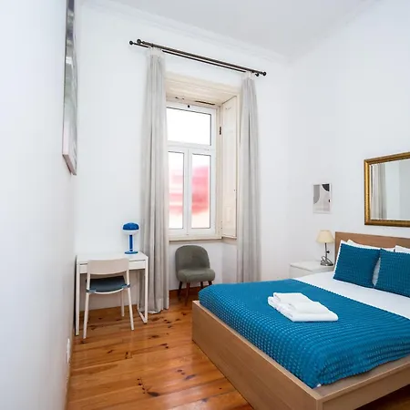 Apartamento Large 3-bedroom 4 Double Bed 2 Bathroom Apartment, Prime Location *