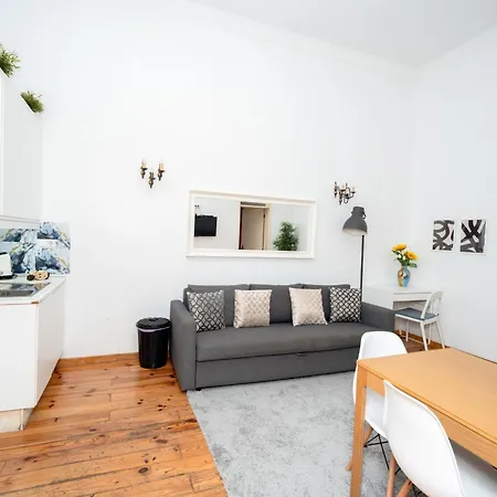 Apartamento Large 3-bedroom 4 Double Bed 2 Bathroom Apartment, Prime Location *