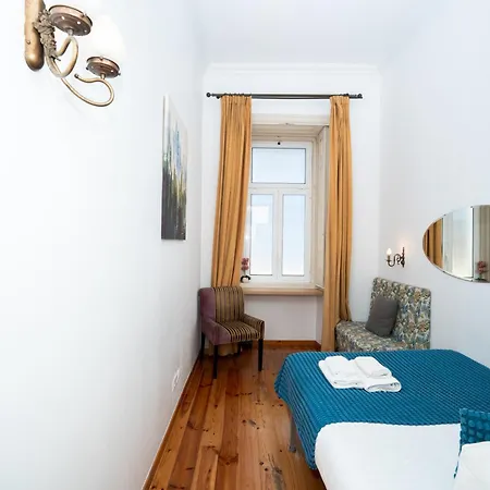 Large 3-bedroom 4 Double Bed 2 Bathroom Apartment, Prime Location Lisboa