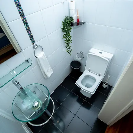 Large 3-bedroom 4 Double Bed 2 Bathroom Apartment, Prime Location Apartamento